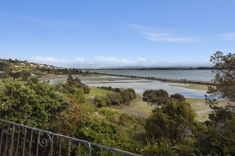 Photo of property in 15 Balmoral Lane, Redcliffs, Christchurch, 8081