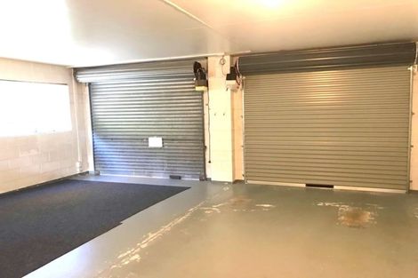 Photo of property in 1 Calman Place, Chatswood, Auckland, 0626