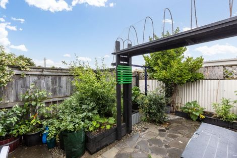 Photo of property in 1/114 Park Road South, Akina, Hastings, 4122