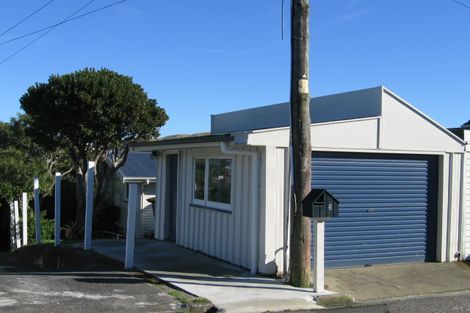 Photo of property in 6 Christopher Way, Paparangi, Wellington, 6037