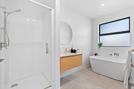 Photo of property in 20 Maturiki Drive, One Tree Point, 0118