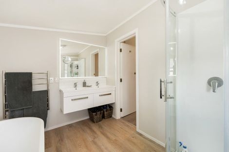 Photo of property in 8 Roore Street, Foxton Beach, Foxton, 4815