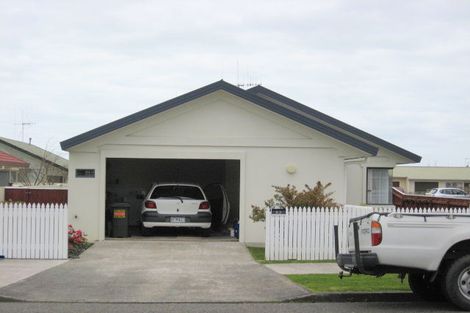Photo of property in 93 Weraroa Road, Levin, 5510
