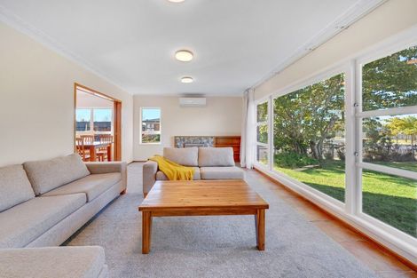 Photo of property in 28 Sandspit Road, Waiuku, 2123