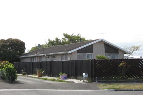 Photo of property in 18 Tamarisk Place, Parklands, Christchurch, 8083