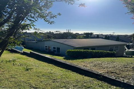 Photo of property in 55 Sunset Road, Totara Vale, Auckland, 0632