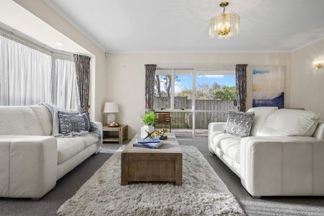 Photo of property in 1/33 Mellons Bay Road, Mellons Bay, Auckland, 2014