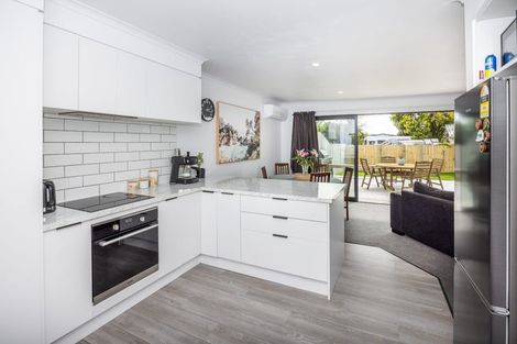 Photo of property in 8b Lee Place, Bader, Hamilton, 3206