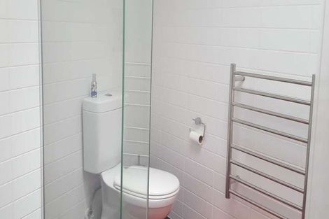 Photo of property in 28 Murano Place, Chatswood, Auckland, 0626