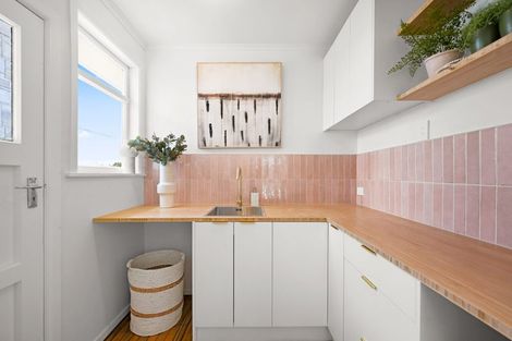 Photo of property in 182 Ngatai Road, Otumoetai, Tauranga, 3110