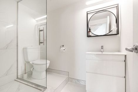 Photo of property in 1/6a Sunnynook Road, Sunnynook, Auckland, 0620