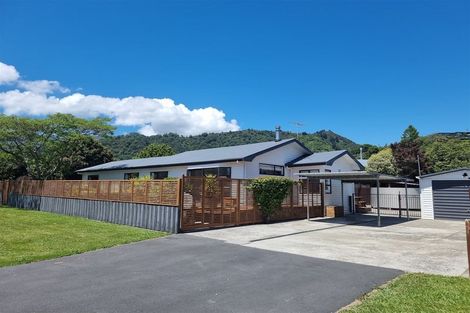 Photo of property in 21 Oxford Street, Picton, 7220