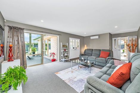 Photo of property in 15 Kingsley Place, Rolleston, 7614