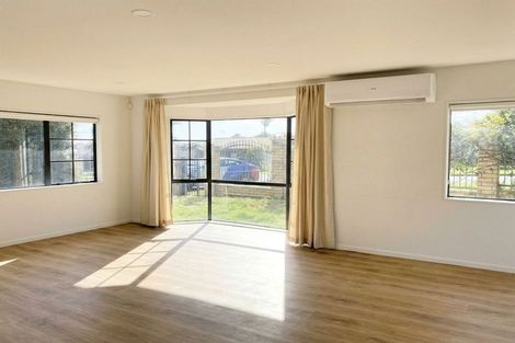 Photo of property in 2 Cyclamen Road, Mangere, Auckland, 2022