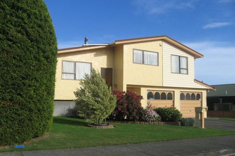 Photo of property in 3 Langwell Place, Papakowhai, Porirua, 5024