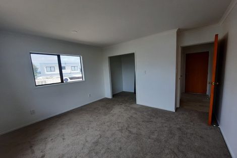 Photo of property in 32 Hadley Wood Drive, Wattle Downs, Auckland, 2103