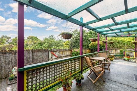 Photo of property in 25 Caspian Close, New Lynn, Auckland, 0600