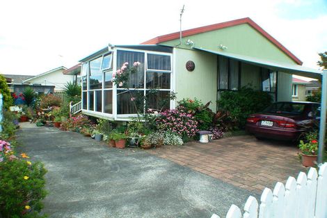 Photo of property in 2/115 Old Wairoa Road, Papakura, 2110