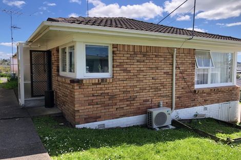 Photo of property in 2/8 Anne Road, Hillcrest, Auckland, 0627