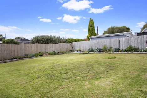 Photo of property in 6 Taioma Crescent, Te Atatu Peninsula, Auckland, 0610