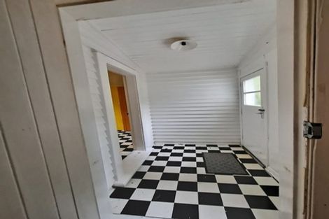 Photo of property in 22 Bracken Street, New Plymouth, 4310