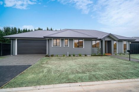 Photo of property in 84 Riverstone Drive, Riverstone Terraces, Upper Hutt, 5018