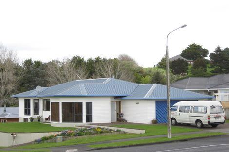 Photo of property in 46 Poplar Grove, Whalers Gate, New Plymouth, 4310