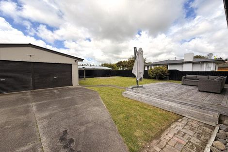 Photo of property in 25 Mokau Place, Terrace End, Palmerston North, 4410