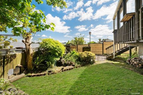 Photo of property in 2/878 East Coast Road, Northcross, Auckland, 0630