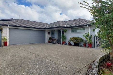Photo of property in 8 Fendalton Place, Hatfields Beach, Orewa, 0931