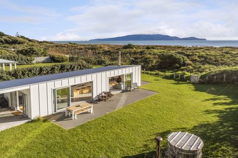 Photo of property in 41 Marram Way, Peka Peka, Waikanae, 5391