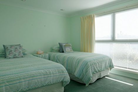 Photo of property in 8 Kotare Street, Waikanae, 5036