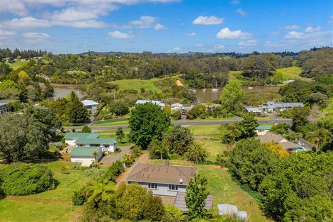 Photo of property in 38 Kemp Road, Kerikeri, 0230