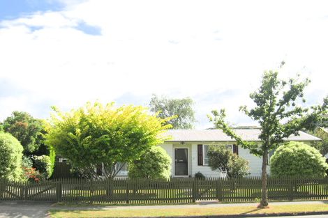 Photo of property in 37 Gemstone Drive, Birchville, Upper Hutt, 5018