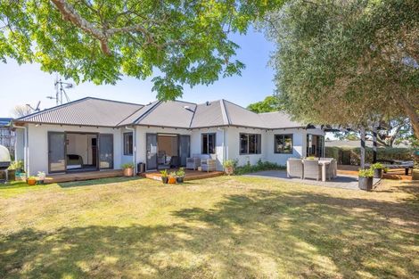 Photo of property in 37 Bramley Drive, Rototuna, Hamilton, 3210