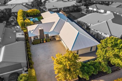 Photo of property in 5 Foresters Crescent, Parklands, Christchurch, 8083