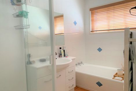 Photo of property in 2/8 Domett Avenue, Epsom, Auckland, 1023