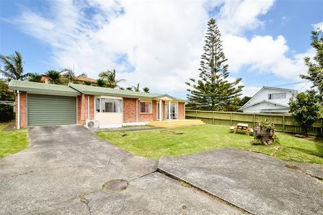 Photo of property in 19a Ashbourne Place, Glendene, Auckland, 0602