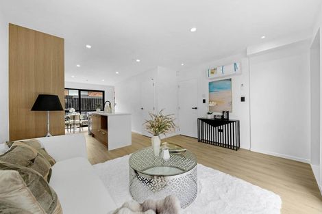 Photo of property in 525a Massey Road, Mangere, Auckland, 2022