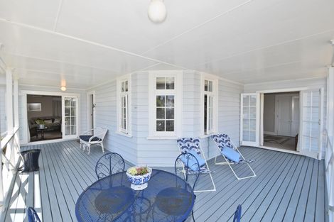 Photo of property in 1 Penguin Street, Leigh, 0985