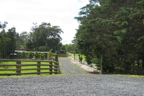 Photo of property in 9 Dysart Lane, Kumeu, 0891