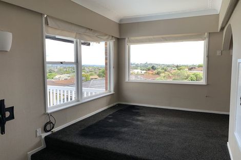 Photo of property in 77 Bradbury Road, Botany Downs, Auckland, 2010