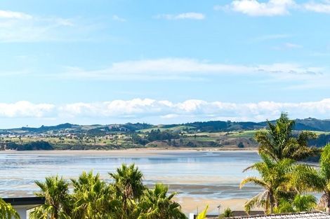 Photo of property in 11 View Road, Shelly Park, Auckland, 2014