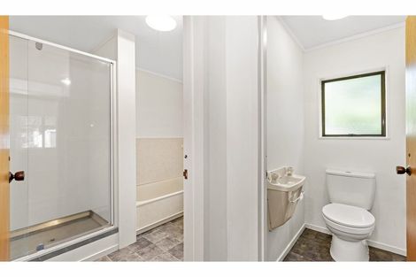 Photo of property in 2 Page Place, Hamilton East, Hamilton, 3216