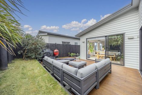 Photo of property in 3 Vintry Drive, Kumeu, 0810