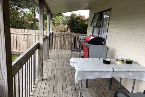 Photo of property in 20 Ward Crescent, Te Atatu Peninsula, Auckland, 0610