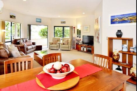 Photo of property in 2 Rimu Rise, Albany, Auckland, 0632