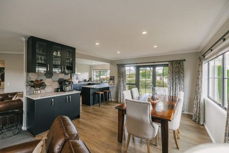 Photo of property in 20 Abby Road, Fitzherbert, Palmerston North, 4410