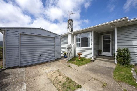 Photo of property in 26 Franklyn Road, Tawa, Wellington, 5028
