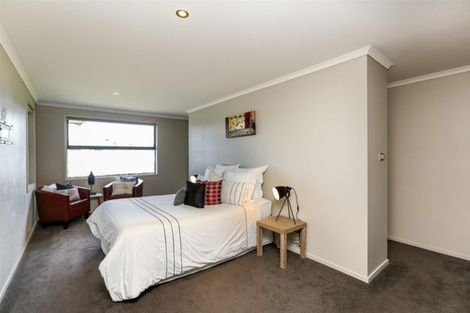 Photo of property in 9 St Andrews Parkway, Waiwhakaiho, New Plymouth, 4312